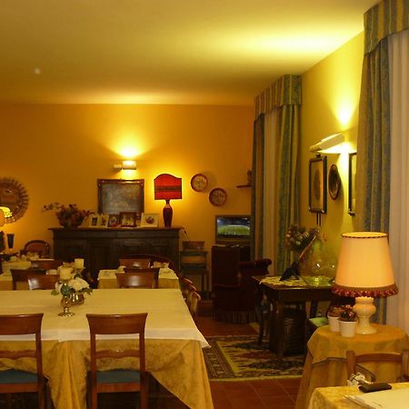 Hotel La Rocca Gubbio Exterior photo