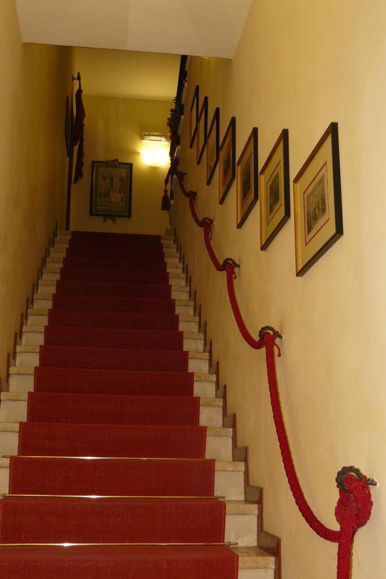 Hotel La Rocca Gubbio Exterior photo