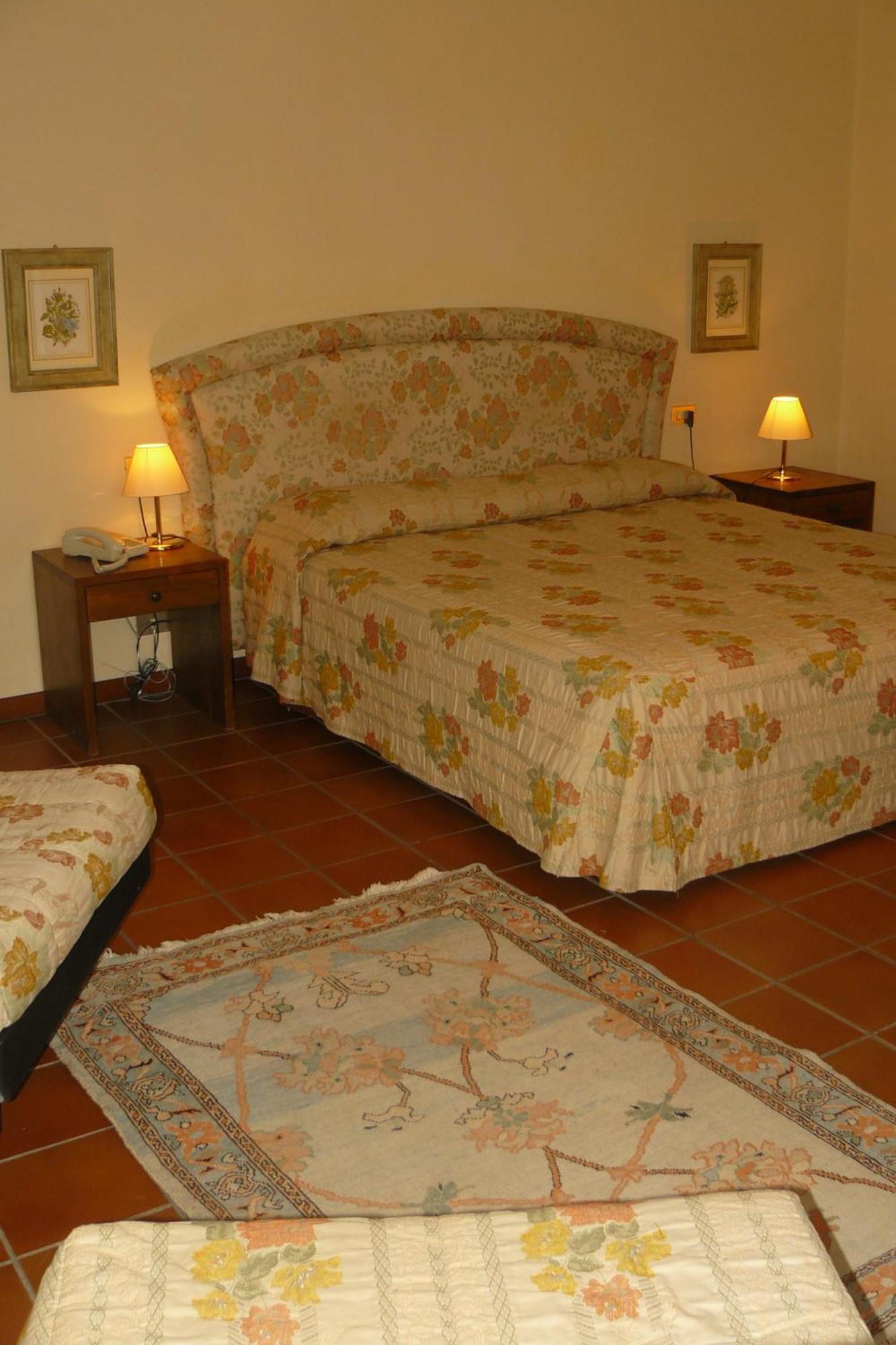 Hotel La Rocca Gubbio Exterior photo